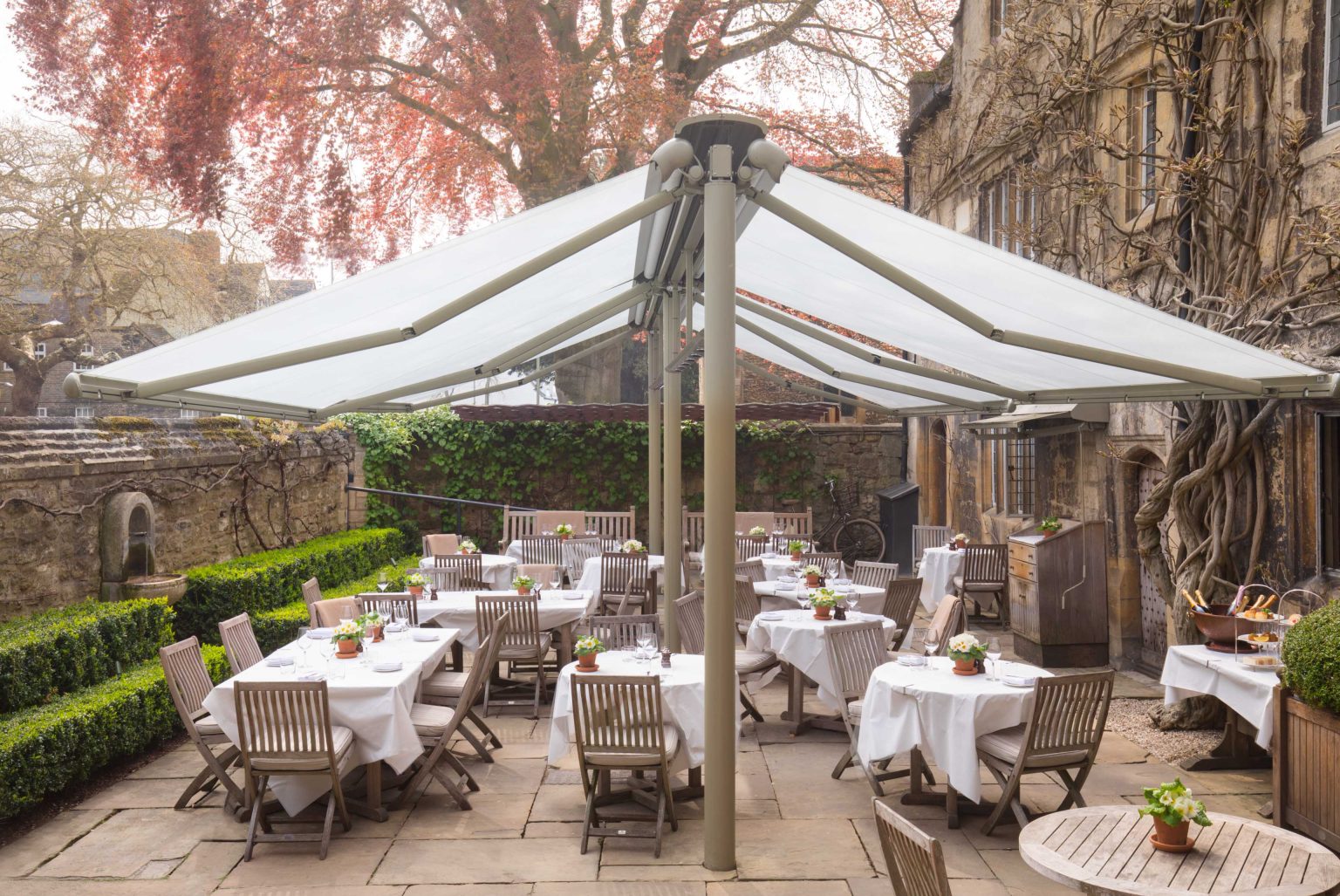 0006 - 2019 - Parsonage Grill - Oxford - High Res - Terrace Dining - Web Hero